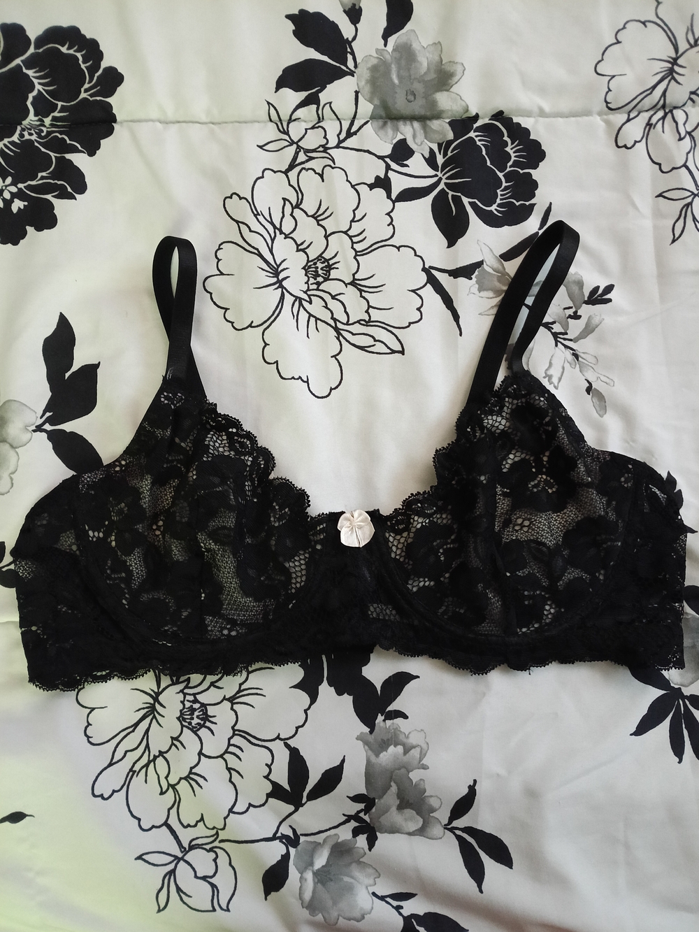 Jennifer Black Lace Unlined Underwire Bra Size 38C